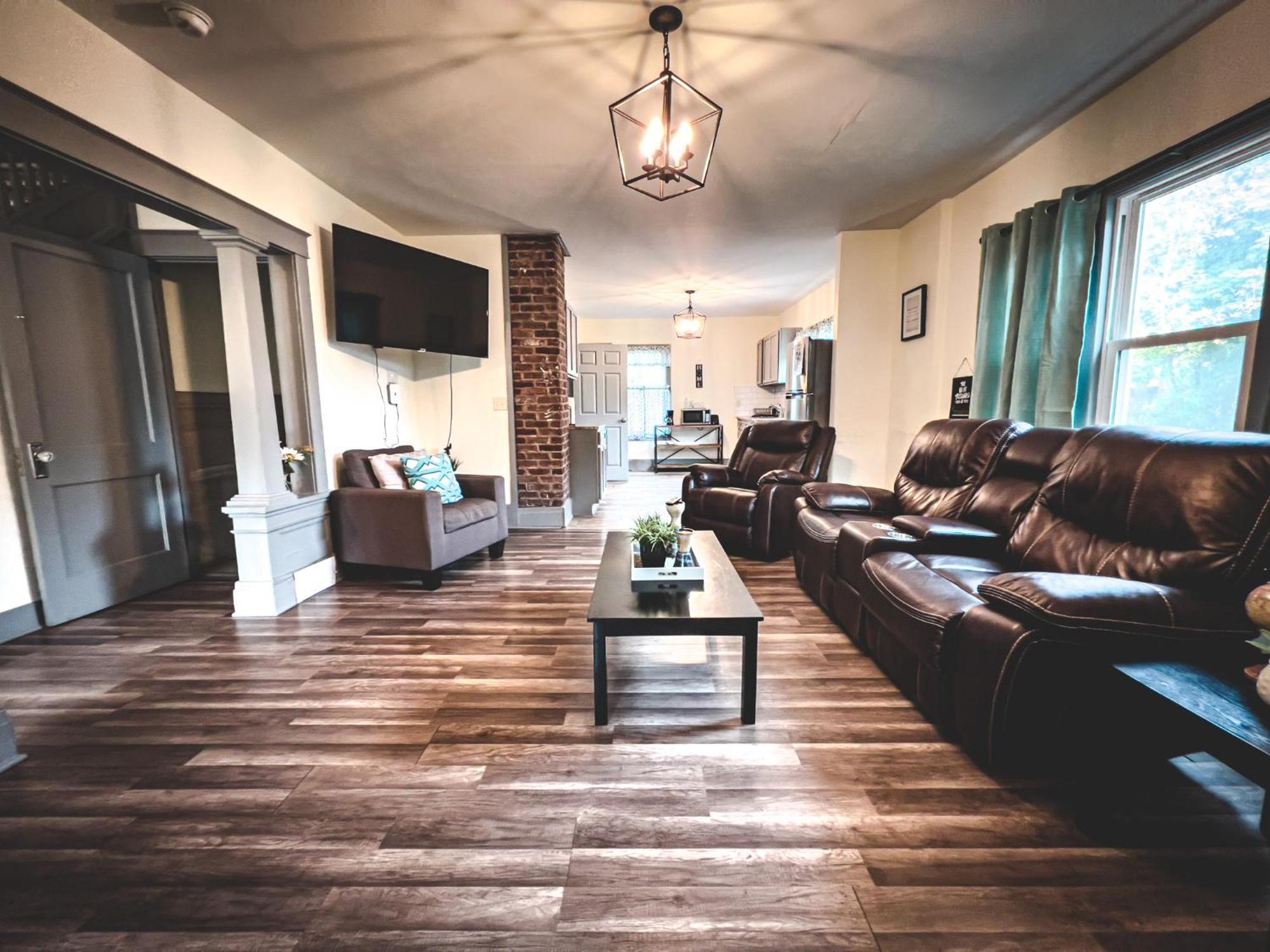 Centrally Located 5Br House In ナイアガラフォールズ エクステリア 写真